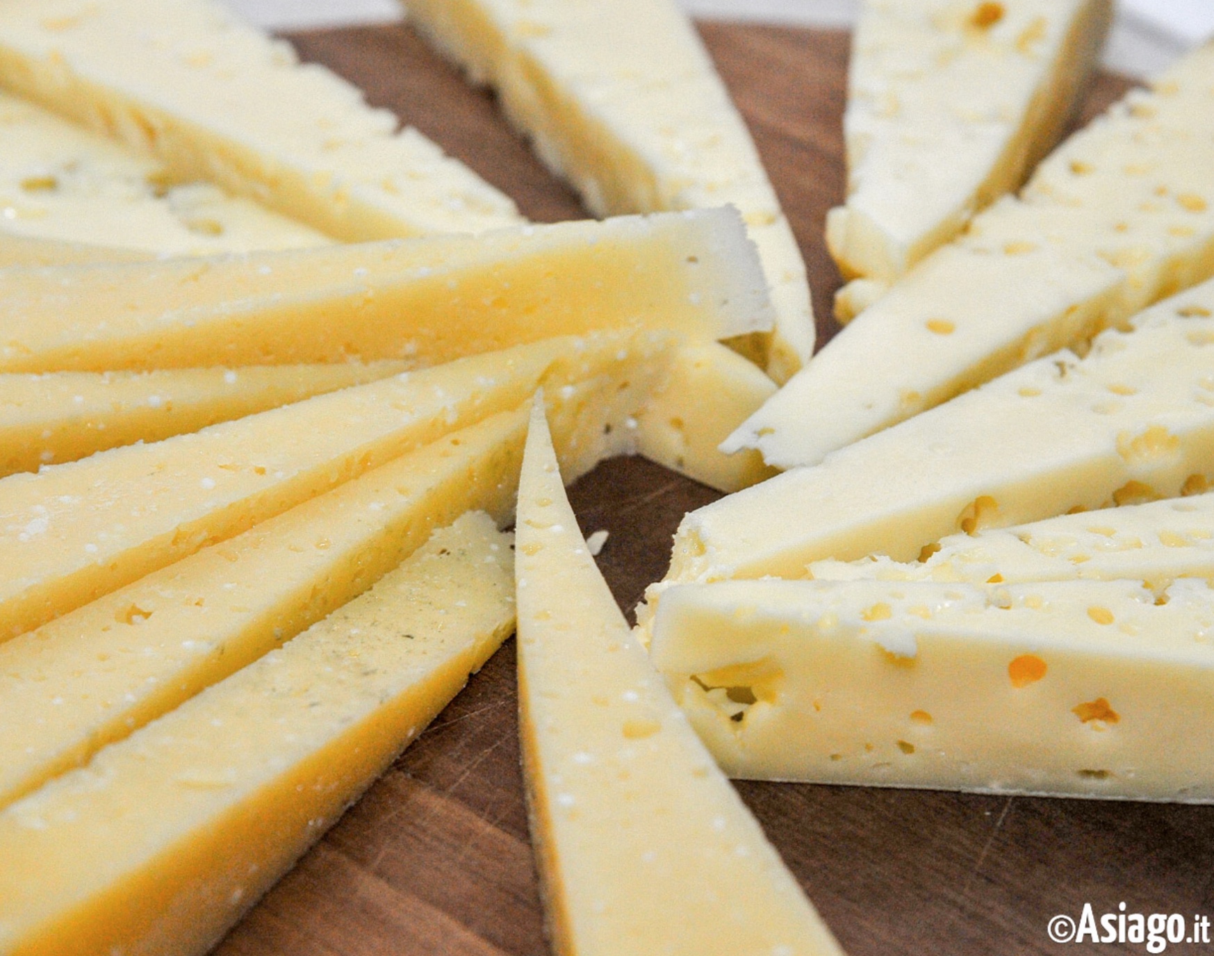 gustando-marcesina-formaggio